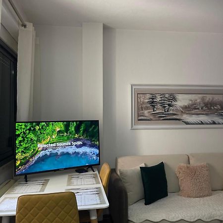 Sky Center Apartment Tirana Exteriér fotografie